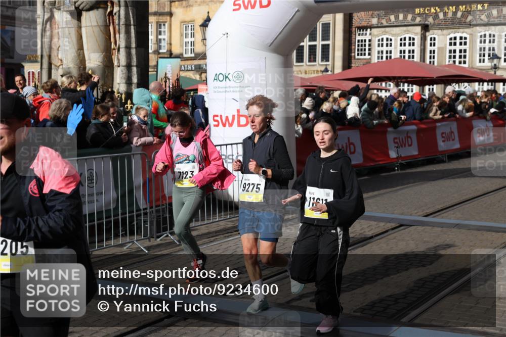05.10.2025 - 20. swb-Marathon Bremen Yannick Fuchs http://msf.ph/oto/9234600 05.10.2025 11:04:15 Ziel 7123, 7789, 9275, 9398, 10205, 10551, 10853, 11001, 11077, 11102, 11611 meine-sportfotos.de