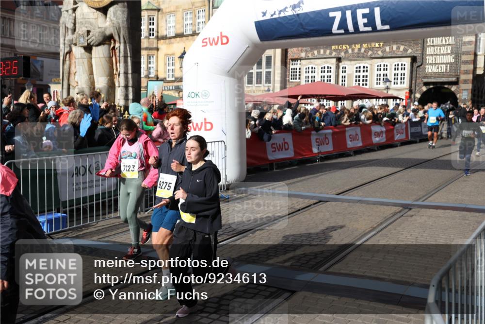 05.10.2025 - 20. swb-Marathon Bremen Yannick Fuchs http://msf.ph/oto/9234613 05.10.2025 11:04:15 Ziel 7123, 7789, 9275, 9398, 10205, 10551, 10853, 11001, 11077, 11102, 11611 meine-sportfotos.de