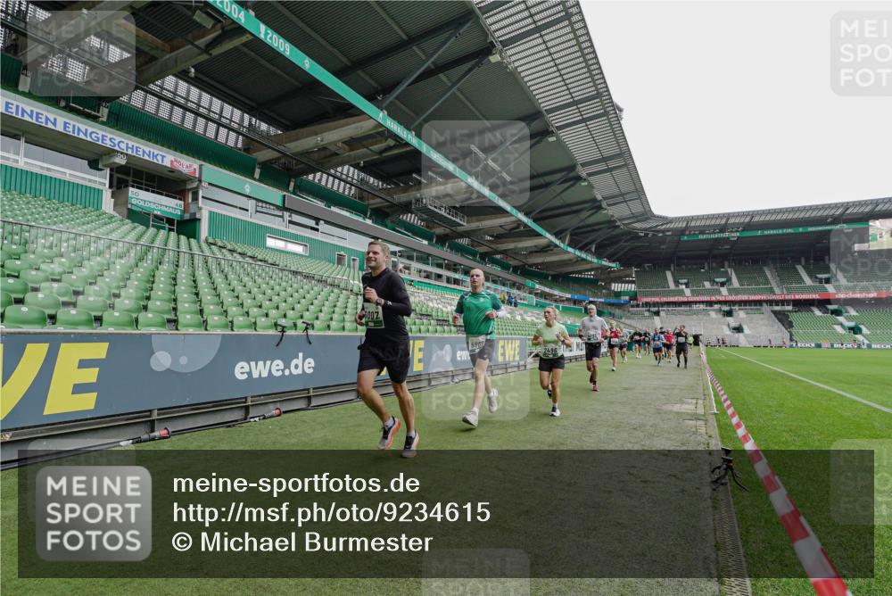 05.10.2025 - 20. swb-Marathon Bremen Michael Burmester http://msf.ph/oto/9234615 05.10.2025 12:58:44 Laufen im Stadion 90, 219, 586, 667, 726, 846, 963, 988, 1229, 1503, 1619, 1716, 2158, 2496, 2734, 2797, 2821, 2893, 2922, 3141, 3252, 3254, 3373, 3467, 3573, 3602, 3615, 3791, 4095, 4113, 4389, 4446, 4522, 4709, 4783, 4909, 4967, 5123, 5163, 5214, 5261, 5313, 5584, 5722, 5808, 5878, 5891, 5917, 6007, 6113, 6326, 6561, 6624, 6672, 6675, 6676, 6882, 6944, 7038, 7169, 7185, 7311, 7312, 7550, 7813, 7976, 8113, 8247, 8328, 8355, 8379, 8539, 8576, 8972, 9112, 415, 2234, 2240, 2648, 2662, 2893, 4102 meine-sportfotos.de