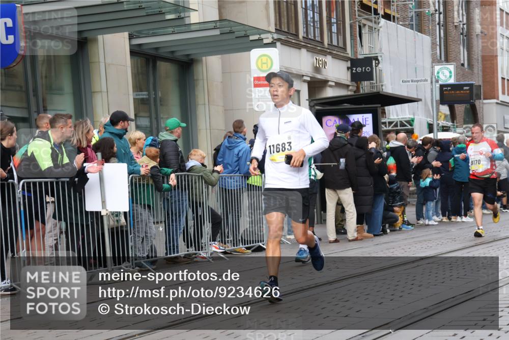 05.10.2025 - 20. swb-Marathon Bremen Strokosch-Dieckow http://msf.ph/oto/9234626 05.10.2025 10:43:41 Ziel 9170, 9614, 9865, 9919, 10348, 10351, 10649, 10652, 10780, 11256, 11316, 11503, 11645, 11648, 11683, 9170, 9614, 9865, 9919, 10348, 10351, 10649, 10652, 10780, 11256, 11316, 11503, 11645, 11648, 11683 meine-sportfotos.de