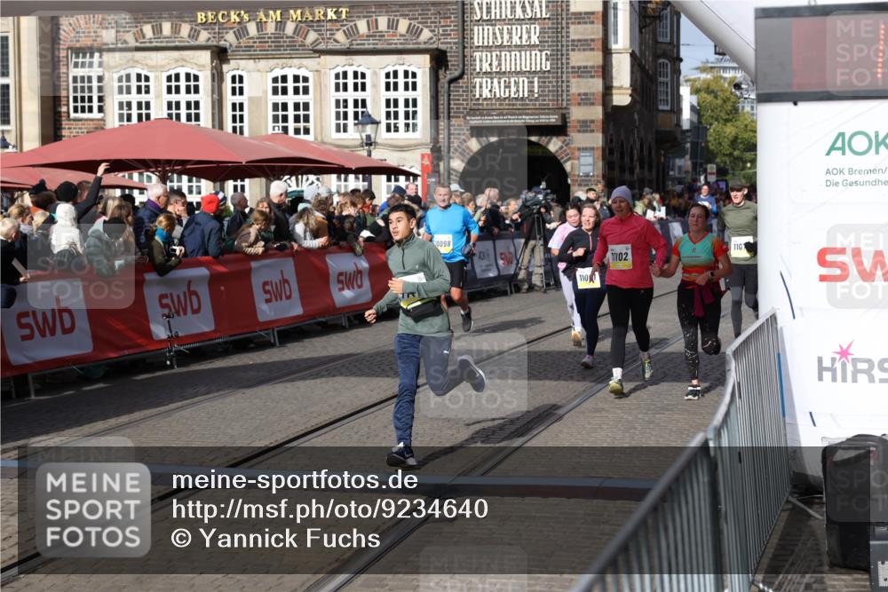 05.10.2025 - 20. swb-Marathon Bremen Yannick Fuchs http://msf.ph/oto/9234640 05.10.2025 11:04:16 Ziel 7123, 7789, 9275, 9398, 10098, 10205, 10551, 10853, 11001, 11077, 11102, 11611, 11685 meine-sportfotos.de