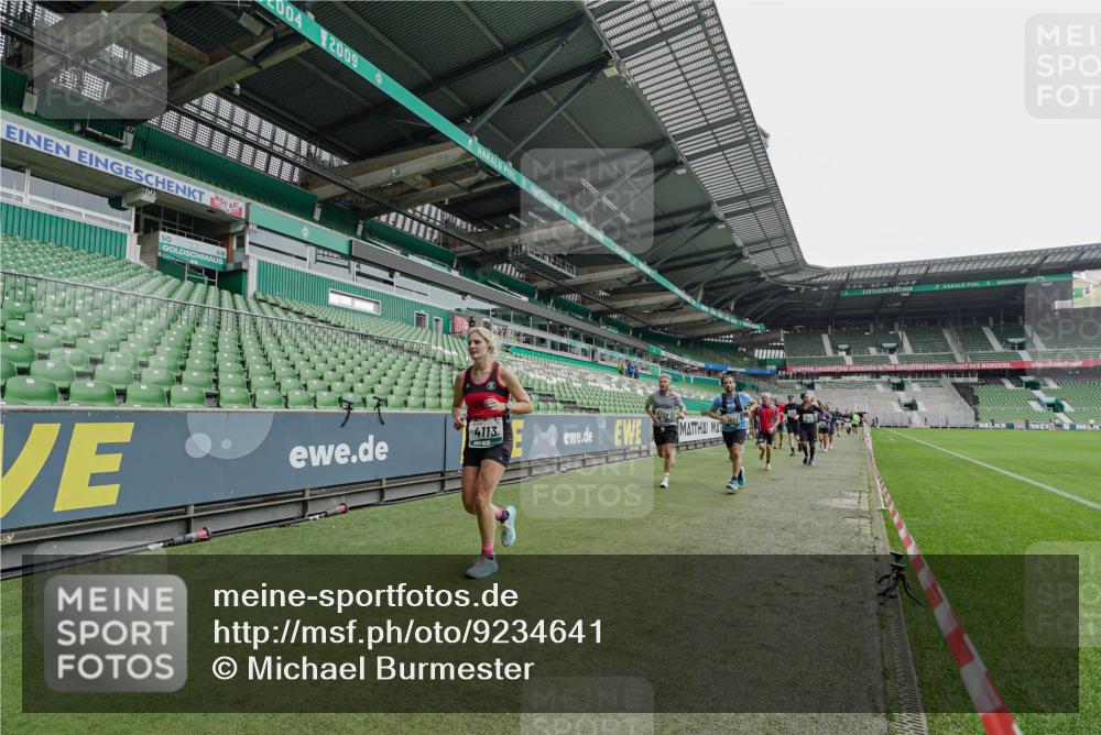 05.10.2025 - 20. swb-Marathon Bremen Michael Burmester http://msf.ph/oto/9234641 05.10.2025 12:58:49 Laufen im Stadion 90, 219, 586, 667, 726, 846, 963, 988, 1229, 1503, 1619, 1716, 1843, 2158, 2496, 2734, 2797, 2821, 2922, 2941, 3141, 3252, 3254, 3373, 3467, 3573, 3602, 3615, 3791, 4095, 4113, 4446, 4522, 4709, 4783, 4909, 4967, 5123, 5214, 5261, 5530, 5584, 5722, 5808, 5878, 5891, 5917, 6007, 6113, 6561, 6624, 6672, 6675, 6676, 6882, 6944, 7038, 7169, 7185, 7311, 7312, 7550, 7813, 7976, 8247, 8328, 8355, 8379, 8539, 8576, 8972, 9024, 9112, 846, 2158, 2648, 2662, 2893, 4102, 4389, 5313 meine-sportfotos.de