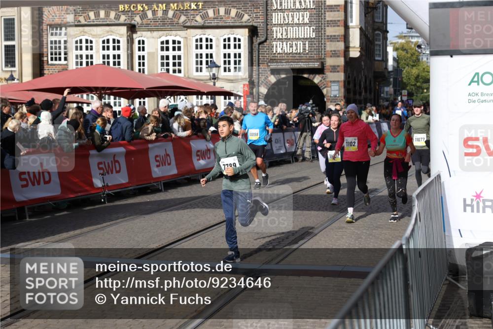 05.10.2025 - 20. swb-Marathon Bremen Yannick Fuchs http://msf.ph/oto/9234646 05.10.2025 11:04:16 Ziel 7123, 7789, 9275, 9398, 10098, 10205, 10551, 10853, 11001, 11077, 11102, 11611, 11685 meine-sportfotos.de