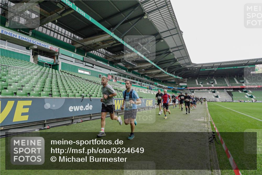 05.10.2025 - 20. swb-Marathon Bremen Michael Burmester http://msf.ph/oto/9234649 05.10.2025 12:58:50 Laufen im Stadion 90, 219, 586, 667, 726, 963, 988, 1229, 1503, 1619, 1716, 1843, 1854, 2496, 2734, 2797, 2821, 2922, 2941, 3141, 3252, 3254, 3373, 3467, 3573, 3602, 3615, 3791, 4095, 4113, 4446, 4522, 4709, 4783, 4827, 4909, 4967, 5123, 5214, 5261, 5530, 5584, 5722, 5808, 5878, 5891, 5917, 6007, 6113, 6561, 6624, 6672, 6675, 6676, 6882, 6944, 7038, 7169, 7185, 7311, 7312, 7550, 7813, 7976, 8247, 8328, 8355, 8379, 8539, 8972, 9024, 9112, 846, 2158, 2648, 2662, 2893, 4102, 4389, 4446, 5313 meine-sportfotos.de
