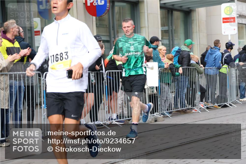 05.10.2025 - 20. swb-Marathon Bremen Strokosch-Dieckow http://msf.ph/oto/9234657 05.10.2025 10:43:42 Ziel 9170, 9614, 9865, 9919, 10044, 10348, 10351, 10649, 10652, 10780, 11256, 11316, 11503, 11645, 11648, 11683, 9170, 9614, 9865, 9919, 10044, 10348, 10351, 10649, 10652, 10780, 11256, 11316, 11503, 11645, 11648, 11683 meine-sportfotos.de