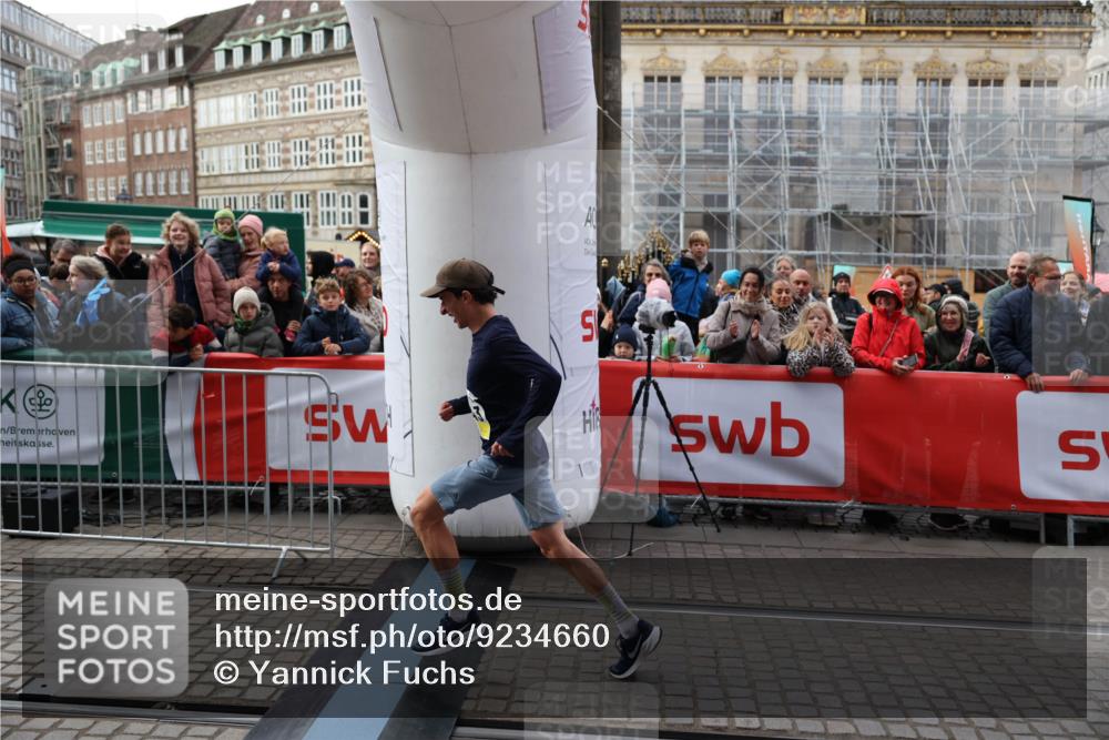 05.10.2025 - 20. swb-Marathon Bremen Yannick Fuchs http://msf.ph/oto/9234660 05.10.2025 10:35:19 Ziel 10476, 11443 meine-sportfotos.de