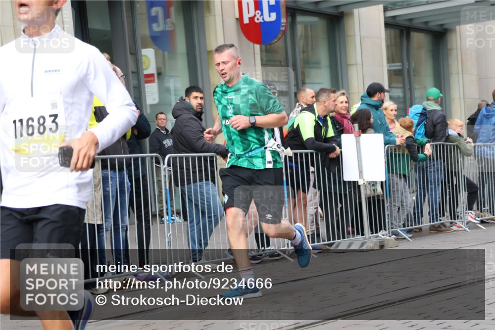 05.10.2025 - 20. swb-Marathon Bremen Strokosch-Dieckow http://msf.ph/oto/9234666 05.10.2025 10:43:43 Ziel 9170, 9614, 9865, 9919, 10044, 10348, 10351, 10649, 10652, 10780, 11256, 11316, 11503, 11645, 11648, 11683, 9170, 9614, 9865, 9919, 10044, 10348, 10351, 10649, 10652, 10780, 11256, 11316, 11503, 11645, 11648, 11683 meine-sportfotos.de