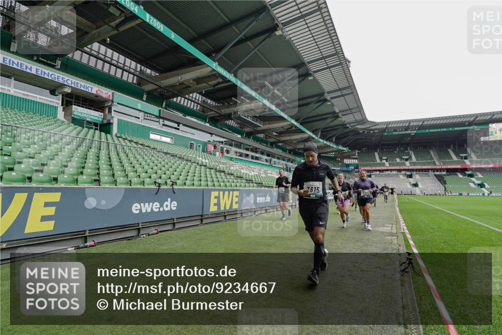 05.10.2025 - 20. swb-Marathon Bremen Michael Burmester http://msf.ph/oto/9234667 05.10.2025 12:58:53 Laufen im Stadion 90, 219, 586, 667, 726, 988, 1229, 1503, 1619, 1716, 1843, 1854, 2496, 2734, 2797, 2821, 2922, 2941, 3141, 3252, 3254, 3467, 3573, 3602, 3615, 3791, 4095, 4113, 4522, 4709, 4783, 4827, 4909, 4967, 5123, 5214, 5261, 5530, 5584, 5722, 5808, 5878, 5891, 5917, 6007, 6113, 6374, 6561, 6624, 6672, 6675, 6676, 6882, 6944, 7038, 7169, 7185, 7262, 7311, 7312, 7550, 7813, 7976, 8214, 8247, 8328, 8355, 8379, 8539, 8972, 9024, 9112, 846, 2158, 2648, 2893, 4389, 4446, 5313 meine-sportfotos.de