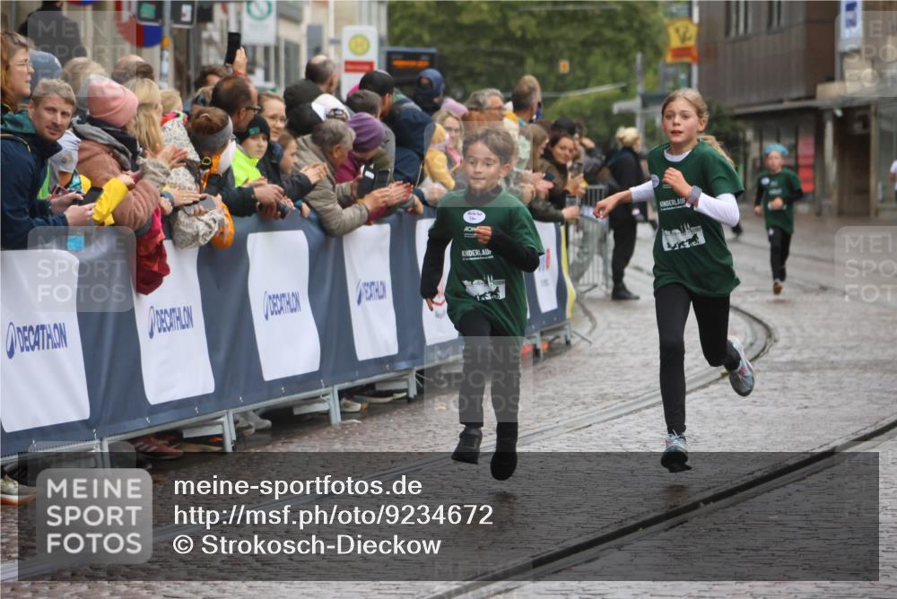 05.10.2025 - 20. swb-Marathon Bremen Strokosch-Dieckow http://msf.ph/oto/9234672 05.10.2025 15:19:03 Ziel  meine-sportfotos.de