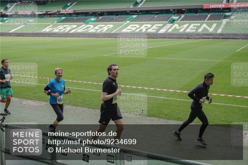 05.10.2025 - 20. swb-Marathon Bremen Michael Burmester http://msf.ph/oto/9234699 05.10.2025 10:32:06 Laufen im Stadion 7193, 8118, 8326, 8333, 8888, 9172, 9176, 9196, 9226, 9256, 9268, 9284, 9313, 9415, 9427, 9436, 9439, 9506, 9517, 9581, 9621, 9701, 9776, 9807, 9830, 9834, 9868, 9871, 9903, 9956, 9957, 9985, 10014, 10019, 10020, 10029, 10038, 10057, 10064, 10075, 10128, 10206, 10215, 10222, 10226, 10242, 10262, 10296, 10310, 10327, 10335, 10369, 10460, 10468, 10616, 10655, 10662, 10668, 10698, 10719, 10743, 10785, 7251, 9004, 9252, 9267, 9287, 9337, 9431, 9457 meine-sportfotos.de