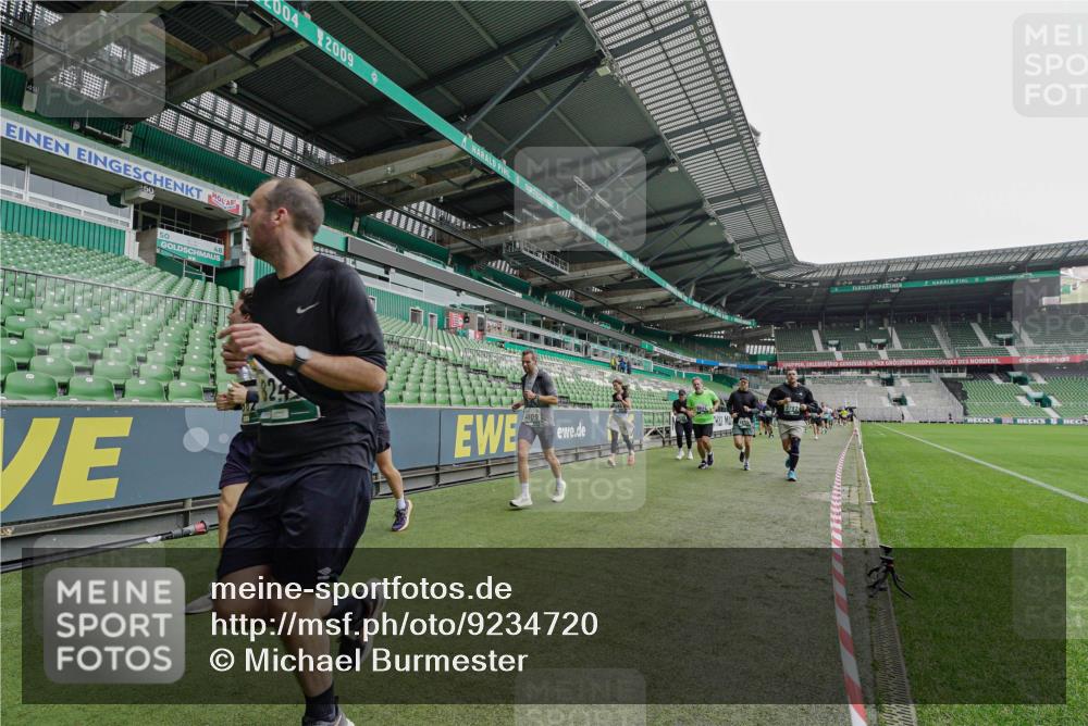 05.10.2025 - 20. swb-Marathon Bremen Michael Burmester http://msf.ph/oto/9234720 05.10.2025 12:58:59 Laufen im Stadion 219, 586, 667, 726, 988, 1229, 1503, 1516, 1598, 1619, 1711, 1716, 1843, 1854, 2496, 2663, 2734, 2797, 2922, 2941, 3141, 3252, 3254, 3467, 3615, 3747, 3791, 4095, 4113, 4486, 4522, 4783, 4827, 4909, 4967, 5123, 5214, 5261, 5530, 5584, 5722, 5808, 5878, 5891, 6007, 6030, 6113, 6374, 6561, 6624, 6672, 6675, 6882, 6944, 7038, 7169, 7185, 7262, 7311, 7312, 7550, 7976, 8097, 8214, 8247, 8355, 8379, 8539, 8972, 9024, 9112, 10526, 90, 846, 2158, 2648, 2893, 4389, 4446, 5313 meine-sportfotos.de