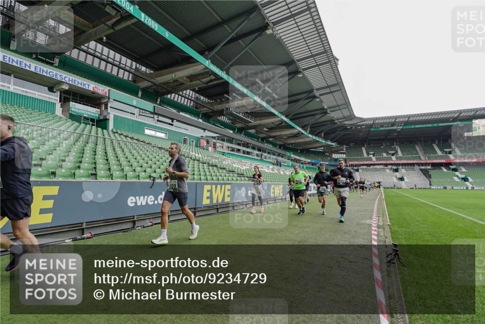 05.10.2025 - 20. swb-Marathon Bremen Michael Burmester http://msf.ph/oto/9234729 05.10.2025 12:59:00 Laufen im Stadion 219, 586, 667, 726, 988, 1229, 1503, 1516, 1598, 1619, 1711, 1716, 1843, 1854, 2496, 2663, 2734, 2797, 2922, 2941, 3141, 3252, 3254, 3467, 3615, 3747, 3791, 4095, 4113, 4486, 4522, 4783, 4827, 4909, 4967, 5123, 5261, 5530, 5584, 5722, 5808, 5878, 5891, 6007, 6030, 6113, 6374, 6561, 6624, 6672, 6675, 6882, 6944, 7038, 7169, 7185, 7262, 7311, 7312, 7550, 7976, 8097, 8214, 8247, 8355, 8379, 8539, 8972, 9024, 9112, 10526, 90, 846, 2158, 2648, 2893, 4389, 4446, 5313 meine-sportfotos.de