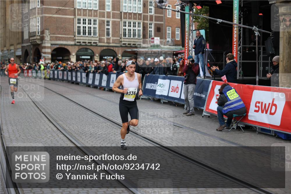 05.10.2025 - 20. swb-Marathon Bremen Yannick Fuchs http://msf.ph/oto/9234742 05.10.2025 10:35:27 Ziel 9336 meine-sportfotos.de