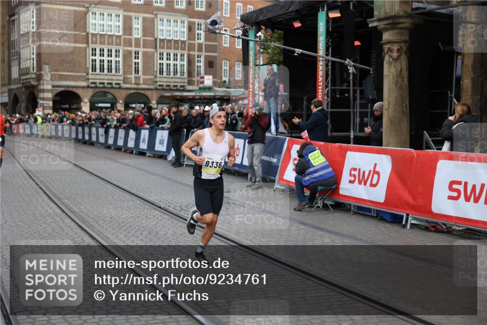 05.10.2025 - 20. swb-Marathon Bremen Yannick Fuchs http://msf.ph/oto/9234761 05.10.2025 10:35:27 Ziel 9336 meine-sportfotos.de