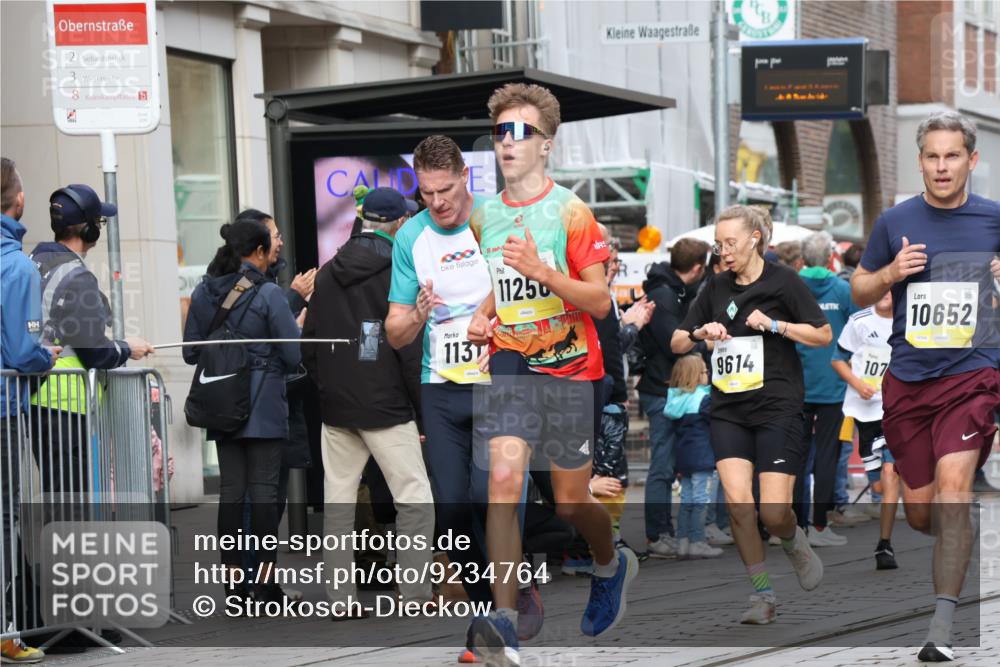 05.10.2025 - 20. swb-Marathon Bremen Strokosch-Dieckow http://msf.ph/oto/9234764 05.10.2025 10:43:48 Ziel 9614, 9865, 9919, 10044, 10348, 10351, 10649, 10652, 10780, 10816, 11256, 11316, 11503, 11645, 11648, 11659, 11683, 9614, 9865, 9919, 10044, 10348, 10351, 10649, 10652, 10780, 10816, 11256, 11316, 11503, 11645, 11648, 11659, 11683 meine-sportfotos.de