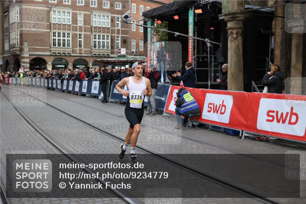 05.10.2025 - 20. swb-Marathon Bremen Yannick Fuchs http://msf.ph/oto/9234779 05.10.2025 10:35:28 Ziel 9336 meine-sportfotos.de