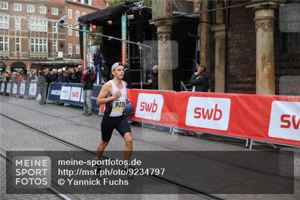 05.10.2025 - 20. swb-Marathon Bremen Yannick Fuchs http://msf.ph/oto/9234797 05.10.2025 10:35:28 Ziel 9336 meine-sportfotos.de