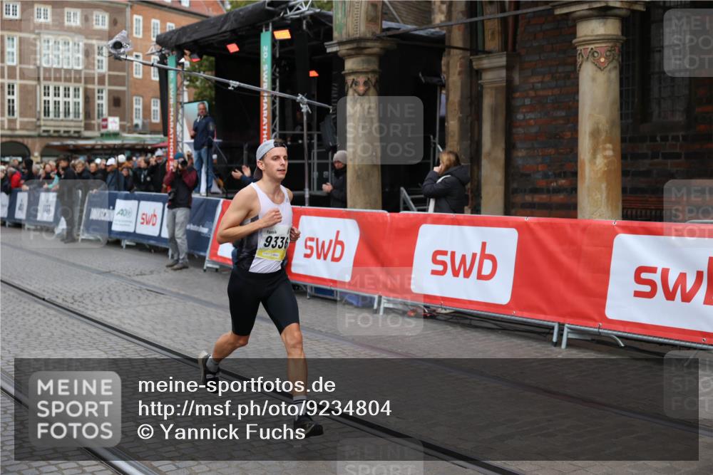 05.10.2025 - 20. swb-Marathon Bremen Yannick Fuchs http://msf.ph/oto/9234804 05.10.2025 10:35:28 Ziel 9336 meine-sportfotos.de