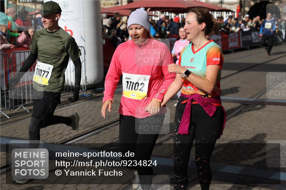 05.10.2025 - 20. swb-Marathon Bremen Yannick Fuchs http://msf.ph/oto/9234824 05.10.2025 11:04:19 Ziel 7123, 7789, 9275, 10098, 10853, 11001, 11077, 11102, 11611, 11685 meine-sportfotos.de