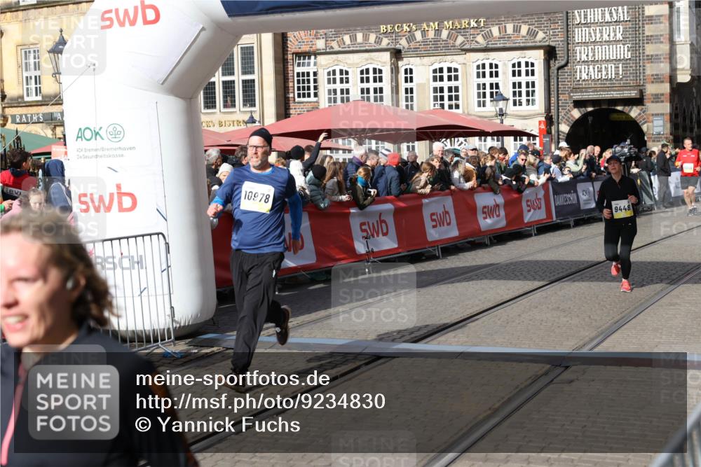 05.10.2025 - 20. swb-Marathon Bremen Yannick Fuchs http://msf.ph/oto/9234830 05.10.2025 11:04:22 Ziel 7789, 9448, 10098, 10853, 11001, 11077, 11102, 11685 meine-sportfotos.de