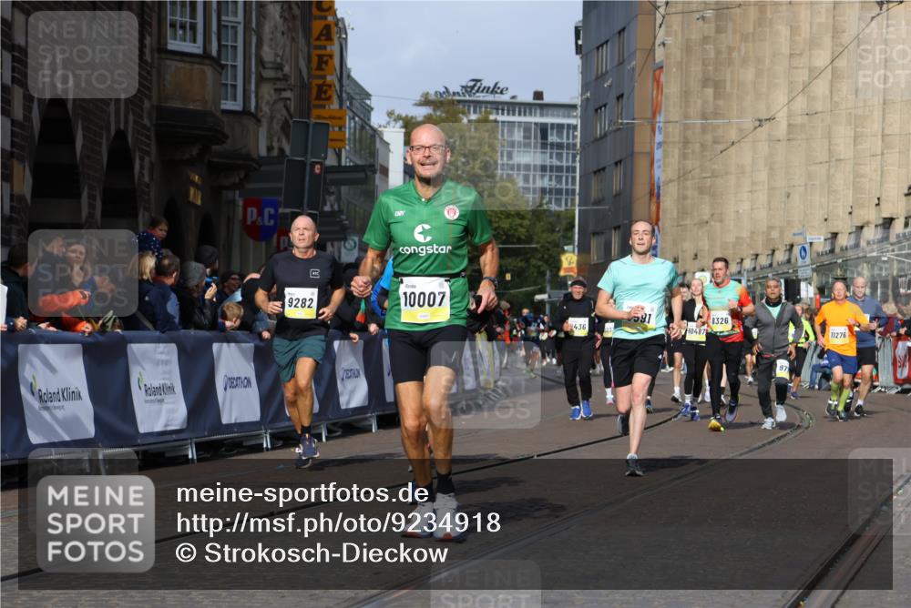05.10.2025 - 20. swb-Marathon Bremen Strokosch-Dieckow http://msf.ph/oto/9234918 05.10.2025 10:54:42 Ziel 8326, 9282, 9295, 9436, 9591, 9754, 9776, 10007, 10174, 10487, 10770, 11163, 11276, 11321 meine-sportfotos.de
