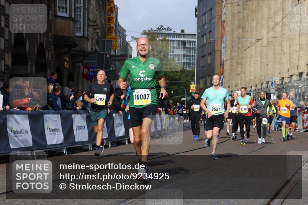 05.10.2025 - 20. swb-Marathon Bremen Strokosch-Dieckow http://msf.ph/oto/9234925 05.10.2025 10:54:43 Ziel 8326, 9282, 9295, 9436, 9591, 9754, 9776, 10007, 10232, 10233, 10487, 10770, 11163, 11276 meine-sportfotos.de
