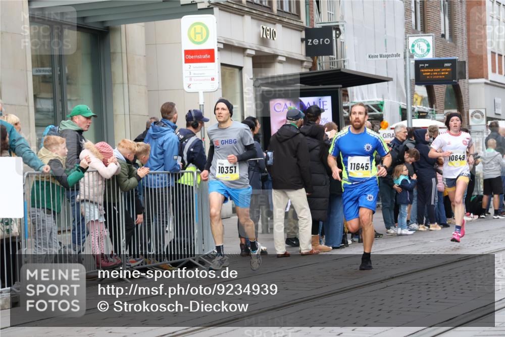 05.10.2025 - 20. swb-Marathon Bremen Strokosch-Dieckow http://msf.ph/oto/9234939 05.10.2025 10:43:55 Ziel 9361, 9614, 9919, 10044, 10348, 10351, 10505, 10649, 10652, 10666, 10780, 10816, 11316, 11503, 11645, 11648, 11659, 9361, 9614, 9919, 10044, 10348, 10351, 10505, 10649, 10652, 10666, 10780, 10816, 11316, 11503, 11645, 11648, 11659 meine-sportfotos.de