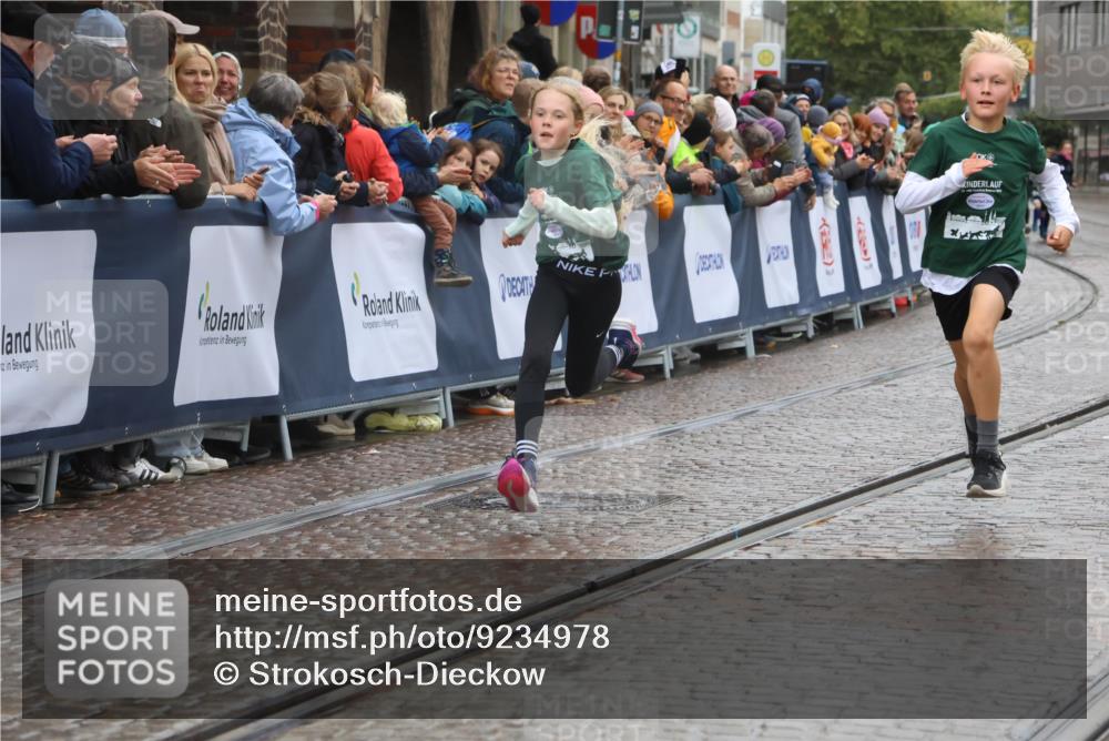 05.10.2025 - 20. swb-Marathon Bremen Strokosch-Dieckow http://msf.ph/oto/9234978 05.10.2025 15:19:22 Ziel  meine-sportfotos.de
