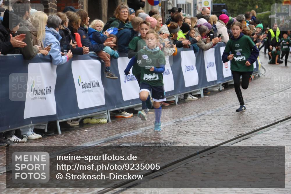 05.10.2025 - 20. swb-Marathon Bremen Strokosch-Dieckow http://msf.ph/oto/9235005 05.10.2025 15:19:33 Ziel  meine-sportfotos.de