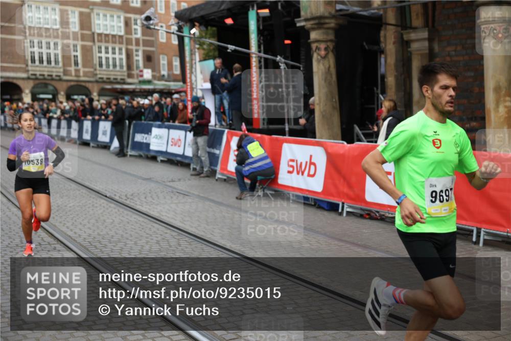 05.10.2025 - 20. swb-Marathon Bremen Yannick Fuchs http://msf.ph/oto/9235015 05.10.2025 10:35:41 Ziel 9697, 10538, 11341 meine-sportfotos.de
