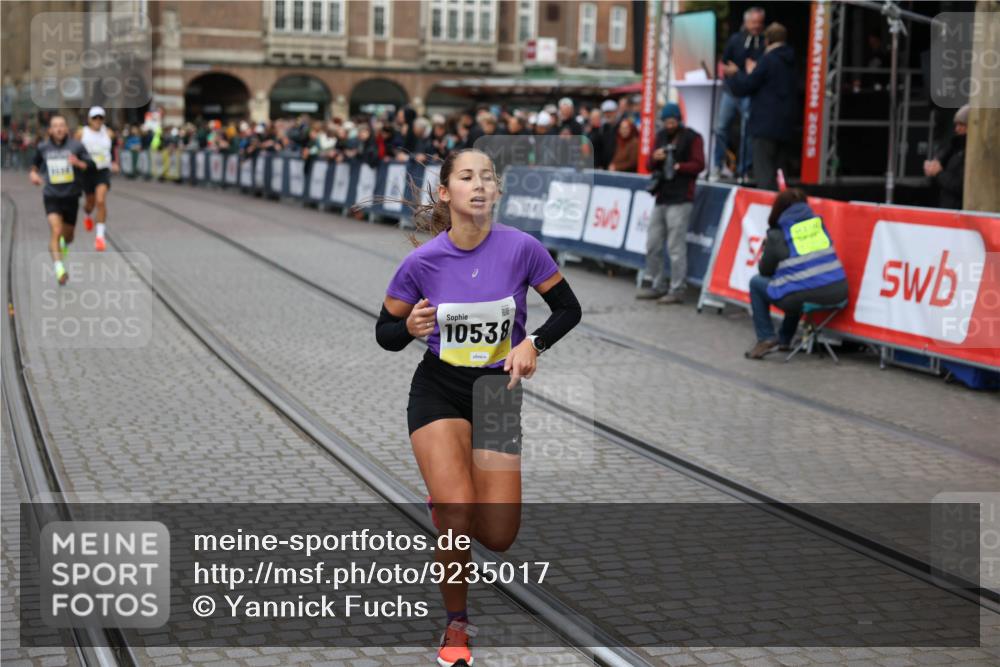 05.10.2025 - 20. swb-Marathon Bremen Yannick Fuchs http://msf.ph/oto/9235017 05.10.2025 10:35:42 Ziel 9697, 10538, 11341 meine-sportfotos.de