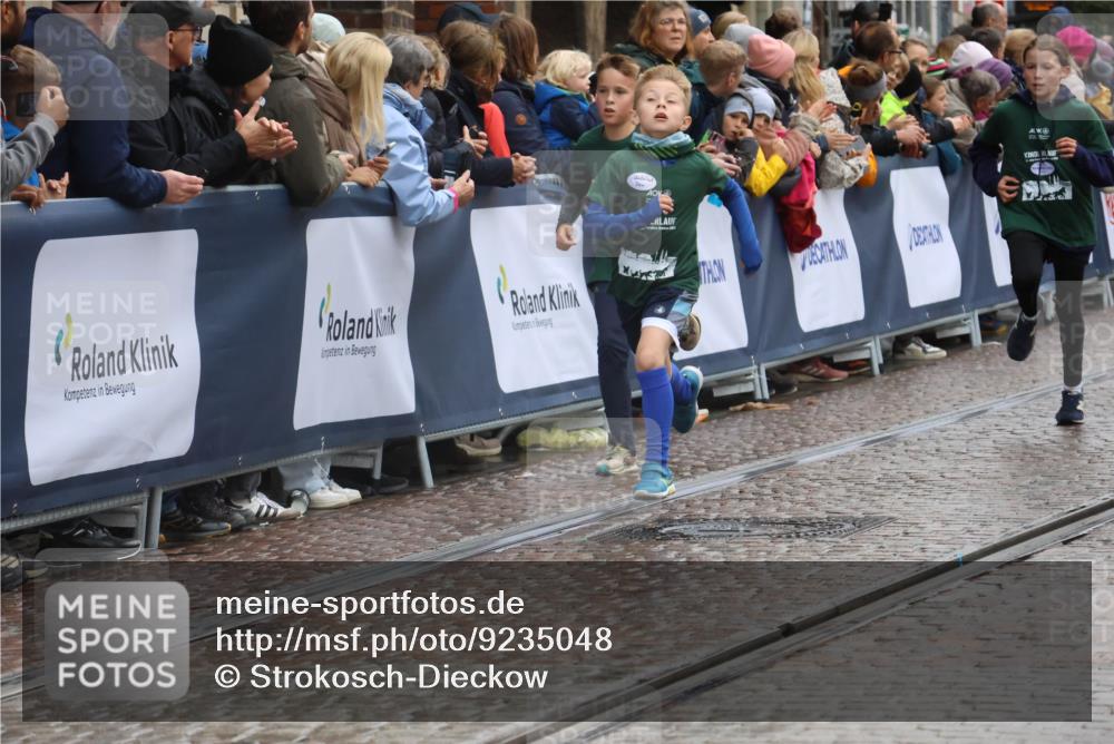 05.10.2025 - 20. swb-Marathon Bremen Strokosch-Dieckow http://msf.ph/oto/9235048 05.10.2025 15:19:34 Ziel  meine-sportfotos.de