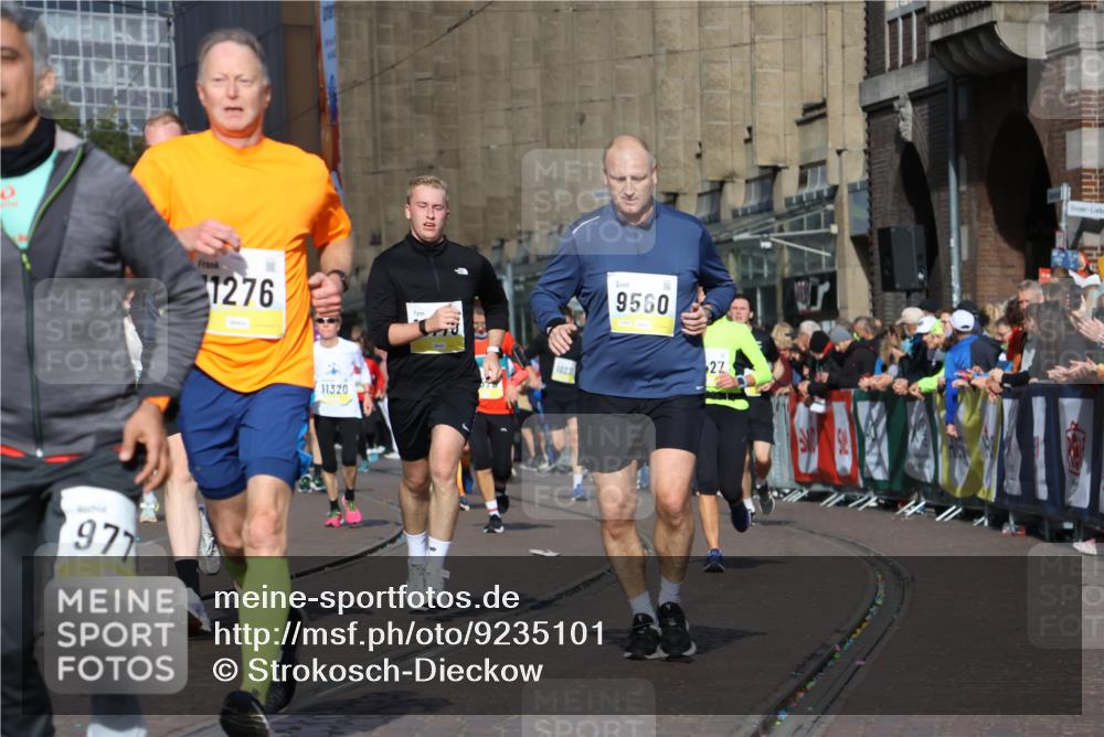 05.10.2025 - 20. swb-Marathon Bremen Strokosch-Dieckow http://msf.ph/oto/9235101 05.10.2025 10:54:49 Ziel 8326, 9427, 9436, 9560, 9570, 9754, 9776, 10024, 10231, 10232, 10233, 10487, 10609, 10770, 11163, 11276, 11373, 11470 meine-sportfotos.de