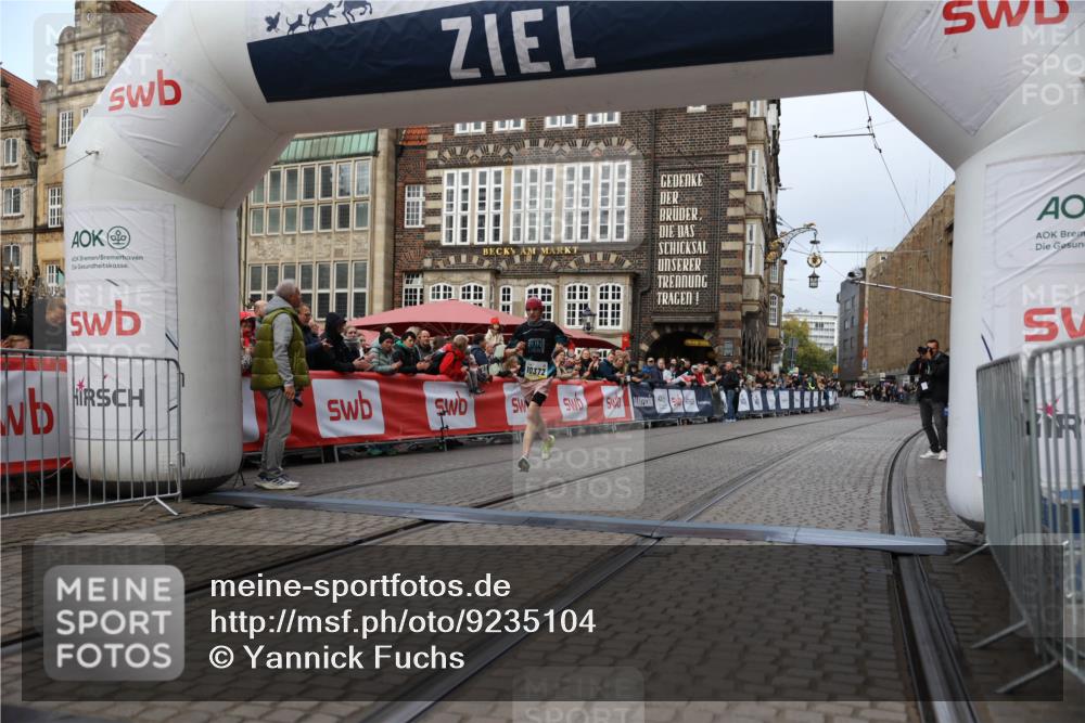 05.10.2025 - 20. swb-Marathon Bremen Yannick Fuchs http://msf.ph/oto/9235104 05.10.2025 10:36:00 Ziel 10372 meine-sportfotos.de