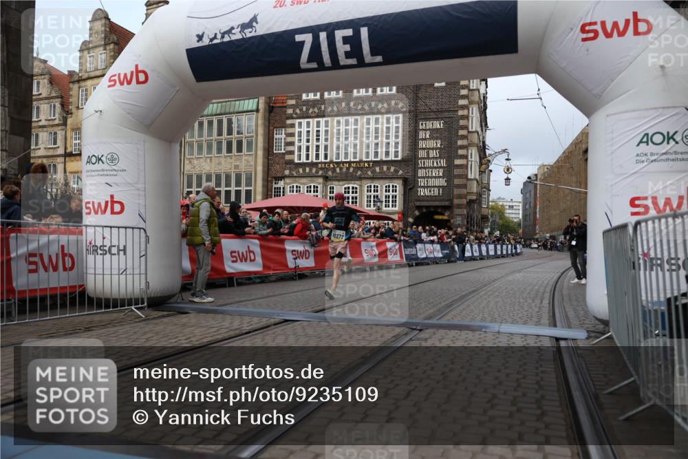 05.10.2025 - 20. swb-Marathon Bremen Yannick Fuchs http://msf.ph/oto/9235109 05.10.2025 10:36:00 Ziel 10372 meine-sportfotos.de