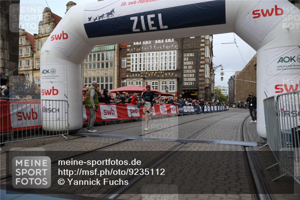 05.10.2025 - 20. swb-Marathon Bremen Yannick Fuchs http://msf.ph/oto/9235112 05.10.2025 10:36:00 Ziel 10372 meine-sportfotos.de