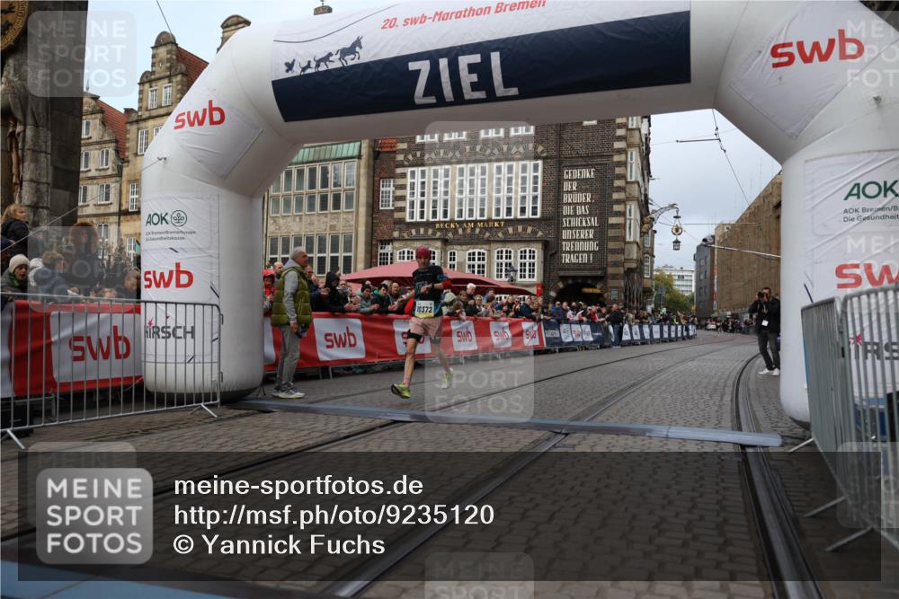 05.10.2025 - 20. swb-Marathon Bremen Yannick Fuchs http://msf.ph/oto/9235120 05.10.2025 10:36:00 Ziel 10372 meine-sportfotos.de