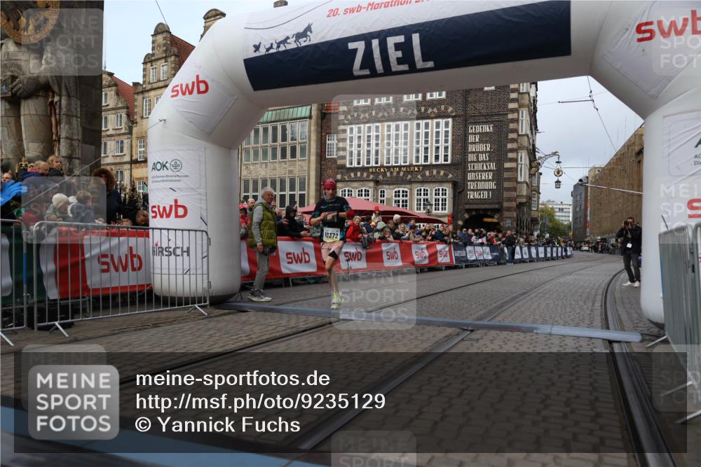 05.10.2025 - 20. swb-Marathon Bremen Yannick Fuchs http://msf.ph/oto/9235129 05.10.2025 10:36:01 Ziel 10372 meine-sportfotos.de