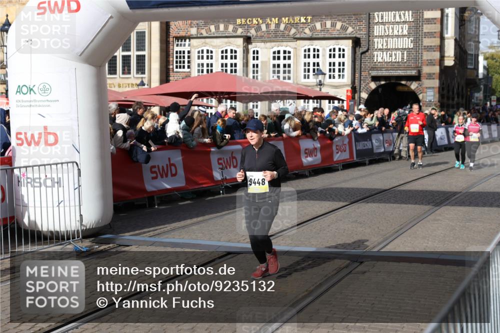 05.10.2025 - 20. swb-Marathon Bremen Yannick Fuchs http://msf.ph/oto/9235132 05.10.2025 11:04:24 Ziel 9448, 9537, 10098, 10853, 11001, 11077, 11102, 11685 meine-sportfotos.de