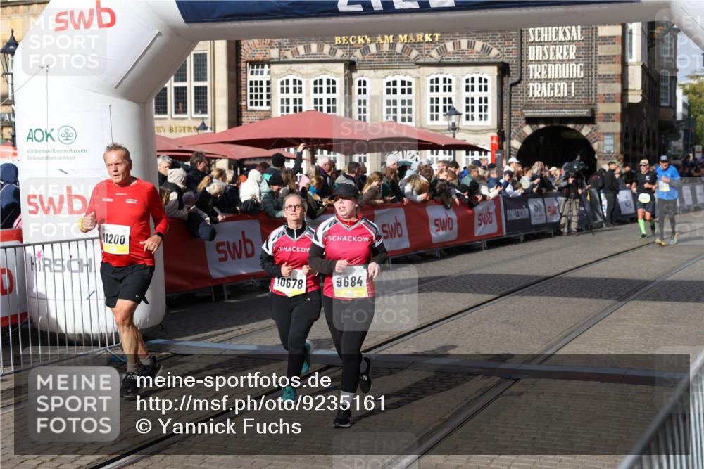 05.10.2025 - 20. swb-Marathon Bremen Yannick Fuchs http://msf.ph/oto/9235161 05.10.2025 11:04:30 Ziel 9448, 9537, 9684, 10678, 11200 meine-sportfotos.de