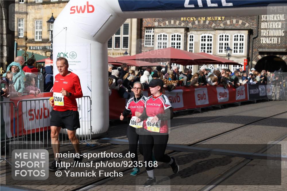 05.10.2025 - 20. swb-Marathon Bremen Yannick Fuchs http://msf.ph/oto/9235168 05.10.2025 11:04:30 Ziel 9448, 9537, 9684, 10678, 11200 meine-sportfotos.de