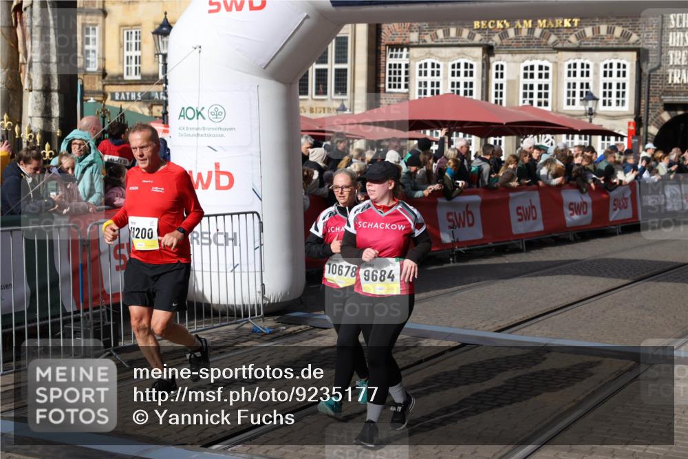 05.10.2025 - 20. swb-Marathon Bremen Yannick Fuchs http://msf.ph/oto/9235177 05.10.2025 11:04:30 Ziel 9448, 9537, 9684, 10678, 11200 meine-sportfotos.de