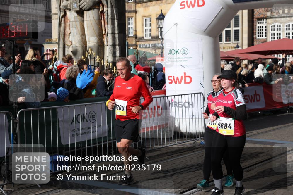 05.10.2025 - 20. swb-Marathon Bremen Yannick Fuchs http://msf.ph/oto/9235179 05.10.2025 11:04:30 Ziel 9448, 9537, 9684, 10678, 11200 meine-sportfotos.de