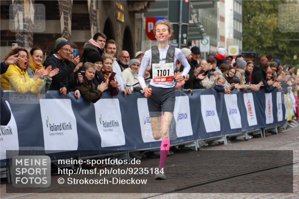 05.10.2025 - 20. swb-Marathon Bremen Strokosch-Dieckow http://msf.ph/oto/9235184 05.10.2025 12:37:30 Ziel 1101 meine-sportfotos.de