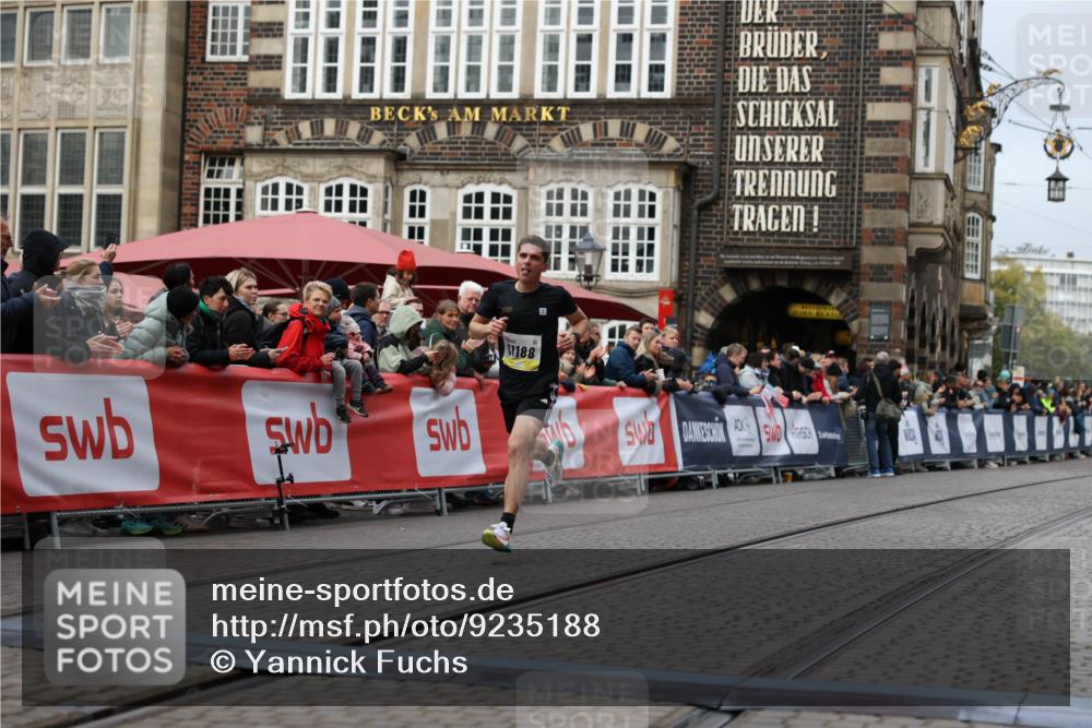 05.10.2025 - 20. swb-Marathon Bremen Yannick Fuchs http://msf.ph/oto/9235188 05.10.2025 10:36:13 Ziel 11188 meine-sportfotos.de