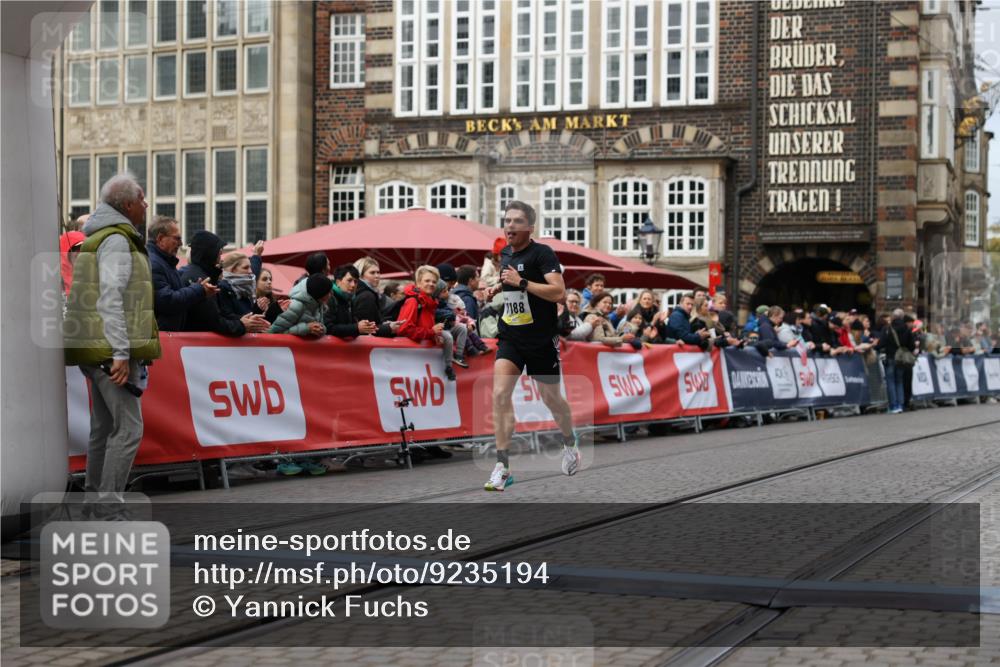05.10.2025 - 20. swb-Marathon Bremen Yannick Fuchs http://msf.ph/oto/9235194 05.10.2025 10:36:14 Ziel 11188 meine-sportfotos.de