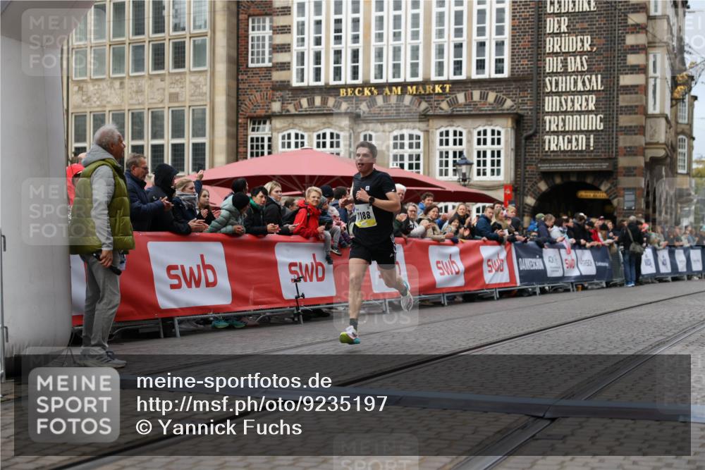 05.10.2025 - 20. swb-Marathon Bremen Yannick Fuchs http://msf.ph/oto/9235197 05.10.2025 10:36:14 Ziel 11188 meine-sportfotos.de