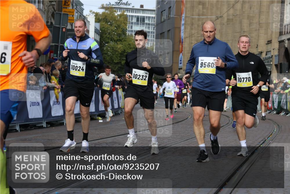 05.10.2025 - 20. swb-Marathon Bremen Strokosch-Dieckow http://msf.ph/oto/9235207 05.10.2025 10:54:51 Ziel 8326, 9427, 9436, 9560, 9570, 9776, 10024, 10231, 10232, 10233, 10487, 10609, 10770, 11163, 11276, 11320, 11373, 11470 meine-sportfotos.de