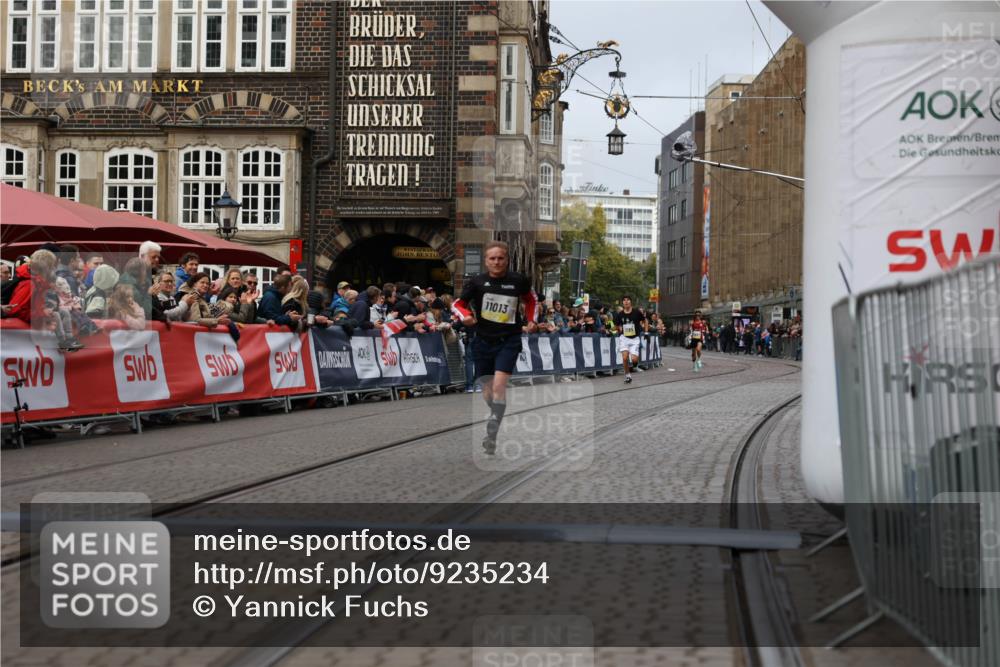 05.10.2025 - 20. swb-Marathon Bremen Yannick Fuchs http://msf.ph/oto/9235234 05.10.2025 10:36:27 Ziel 11013 meine-sportfotos.de