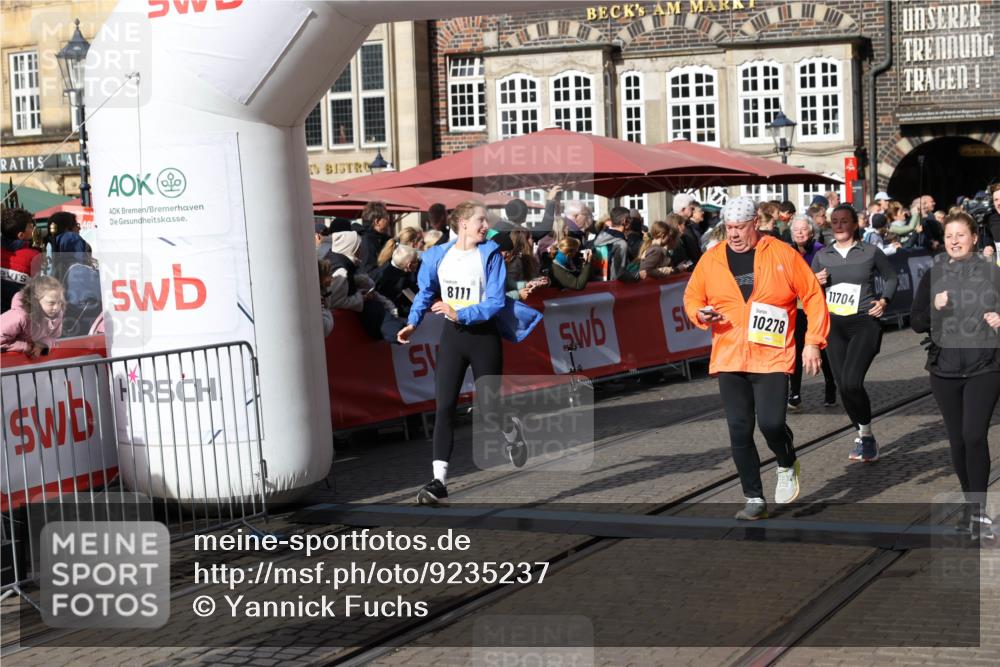 05.10.2025 - 20. swb-Marathon Bremen Yannick Fuchs http://msf.ph/oto/9235237 05.10.2025 11:04:38 Ziel 8111, 9394, 9610, 10278, 10439, 10483, 10531, 10956, 11044, 11704 meine-sportfotos.de